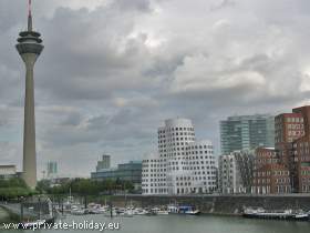 Rheinturm & Medienhafen