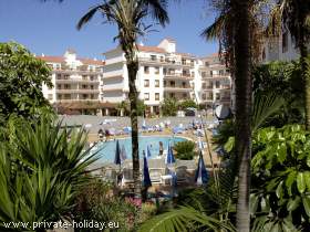 Apartment mit Pool und Terrasse