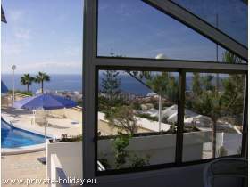 Ferienhaus mit Pool und Meerblick