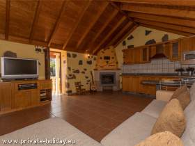 Ferienhaus mit Pool bei Moya