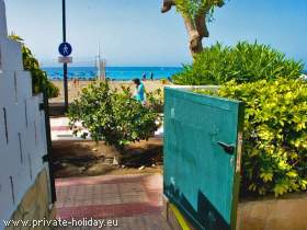 Haus mit Terrasse am Strand