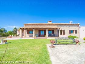 Finca mit Pool, Garten und Terrasse