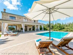 Stilvolle Finca mit Garten und Pool