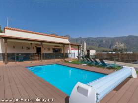 Ferienhaus mit Pool und Terrasse