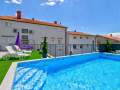 Ferienwohnung mit Terrasse & Pool