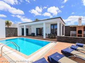 Ferienhaus mit Pool und Sauna