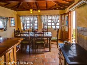 Ferienhaus mit Whirlpool und Garten